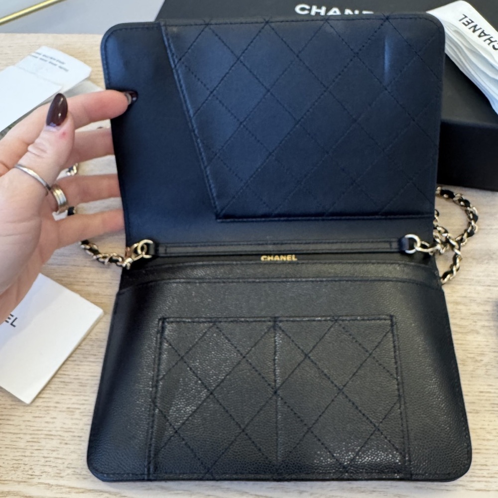 💎✨ BEAUTIFUL ✨💎 WOC CHANEL WITH PHONE CASE CROSSBODY QUILTED - Picture 9 of 17